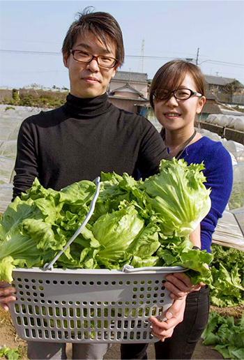 農家さんから山盛りの新鮮野菜をお裾分けしてもらいました。島原は農業大国！安心・安全・新鮮な野菜が市場に並んでいます。
