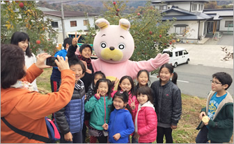 桃色ウサヒと子供たち