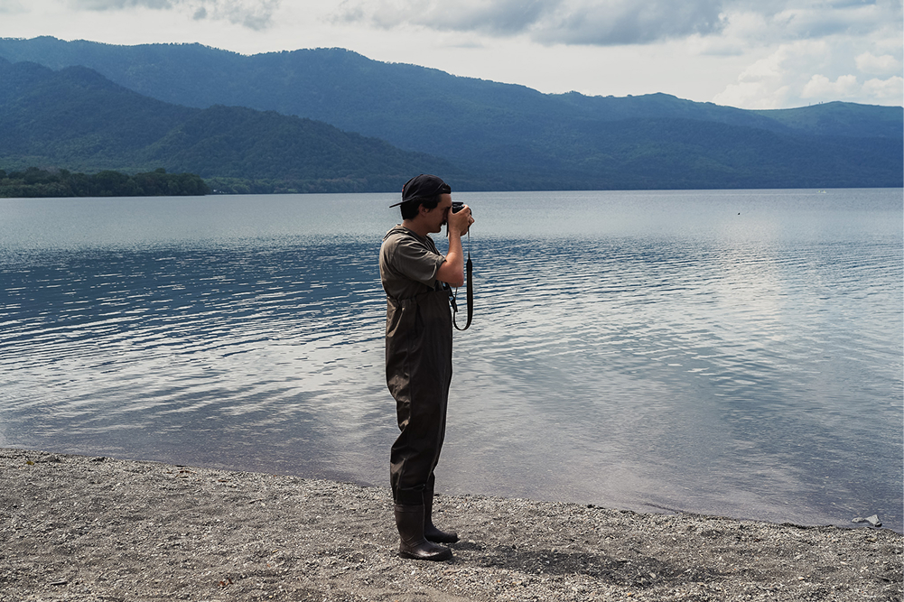 北海道北見市の地域文化や人々の物語を取材しSNSで発信する米国出身の外国人地域おこし協力隊の姿