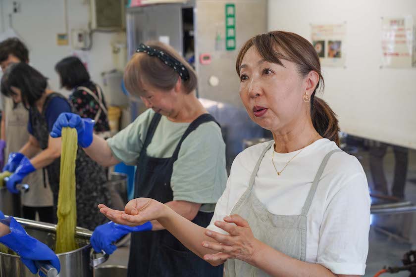 長野県岡谷市で岡谷シルクのブランディングと製品開発に取り組む地域おこし協力隊経験者