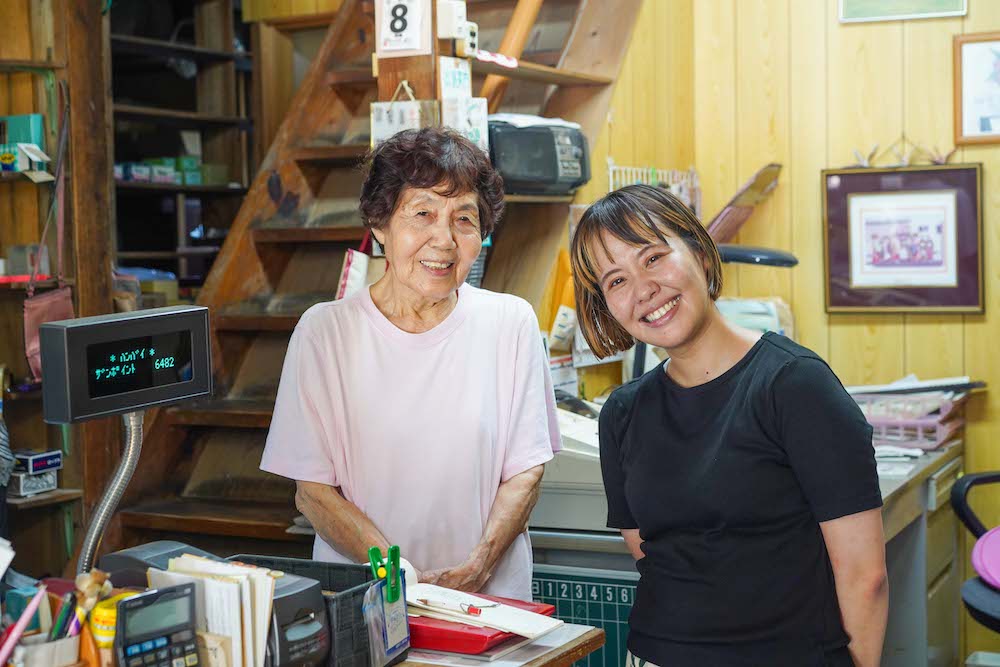 長崎県五島市で住み続けられる島づくりを目指し多様な事業を展開する協力隊経験者の姿