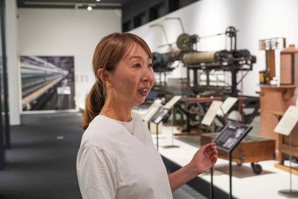 岡谷蚕糸博物館を拠点にワークショップと製品販売を通じてシルク文化を継承する協力隊員