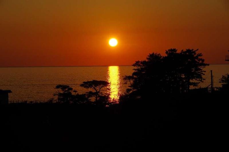 尖閣湾に沈む夕日