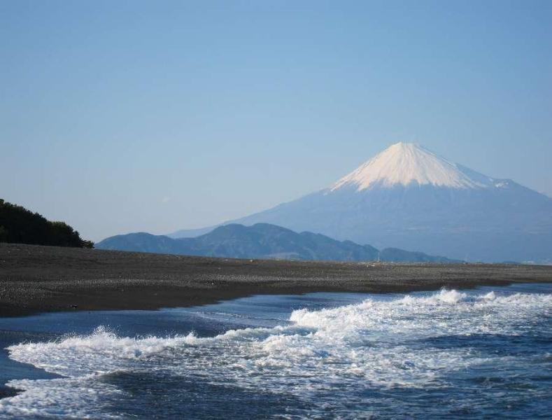 三保から望む富士山