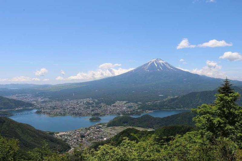 新道峠から見た富士山