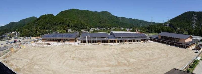 東栄町の木材を活用した小学校