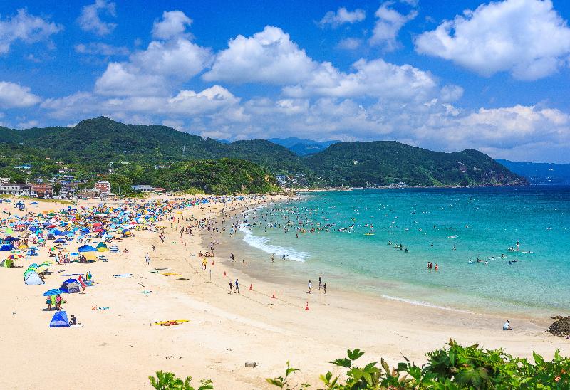 静岡県_下田市_市内で最も多く海水浴客が訪れる夏の白浜大浜海岸です。