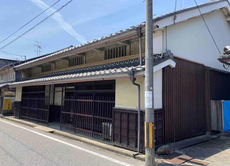 売買】鳥居本旧中山道沿いにある古民家と空き地／ニッポン移住・交流