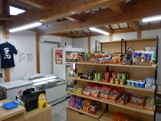 商店の様子（悪石島売店）