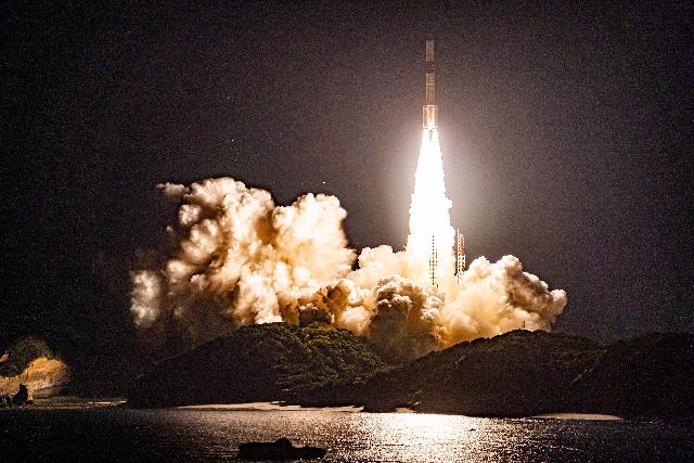 ロケット打ち上げ